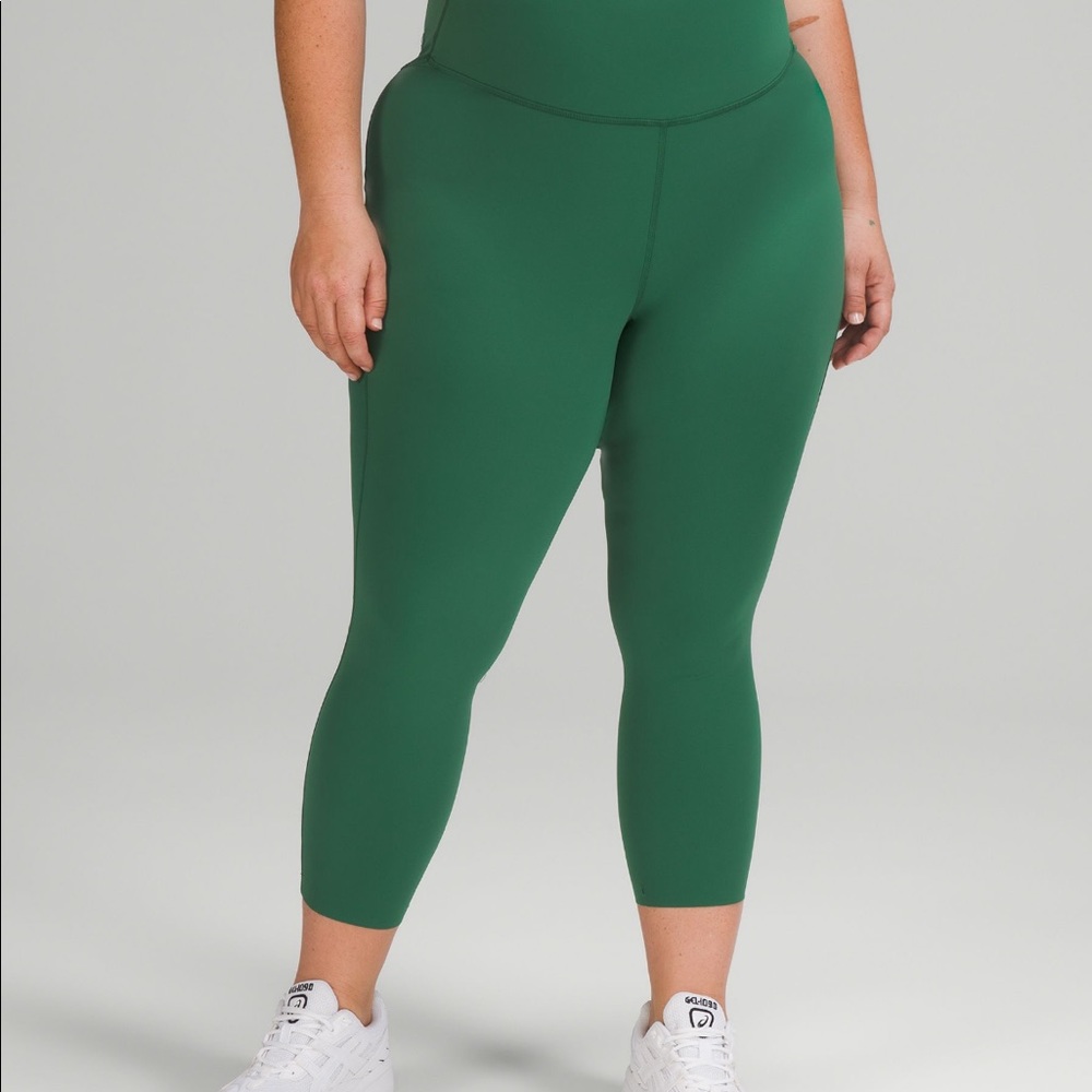 NWT - Lulu Base Pace High Rose Crop 23” Brushed Nulux